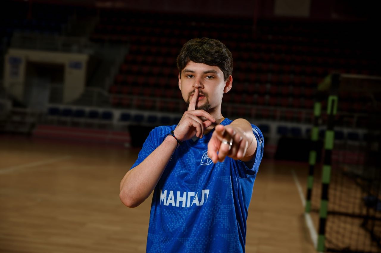 Від Запоріжжя до чемпіонату світу: Арсеній Крисько — про прифронтовий футбол, шлях до збірної та мрію про перемогу
